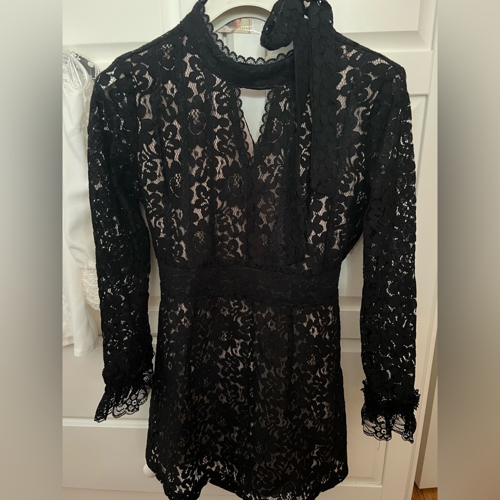 😍🍭🥰red Valentino alike Sexy cute long sleeve Black Lace skort miniDress